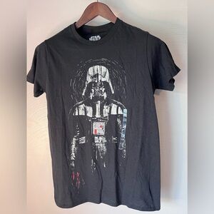 Star Wars YTH Size S T-shirt NWOT